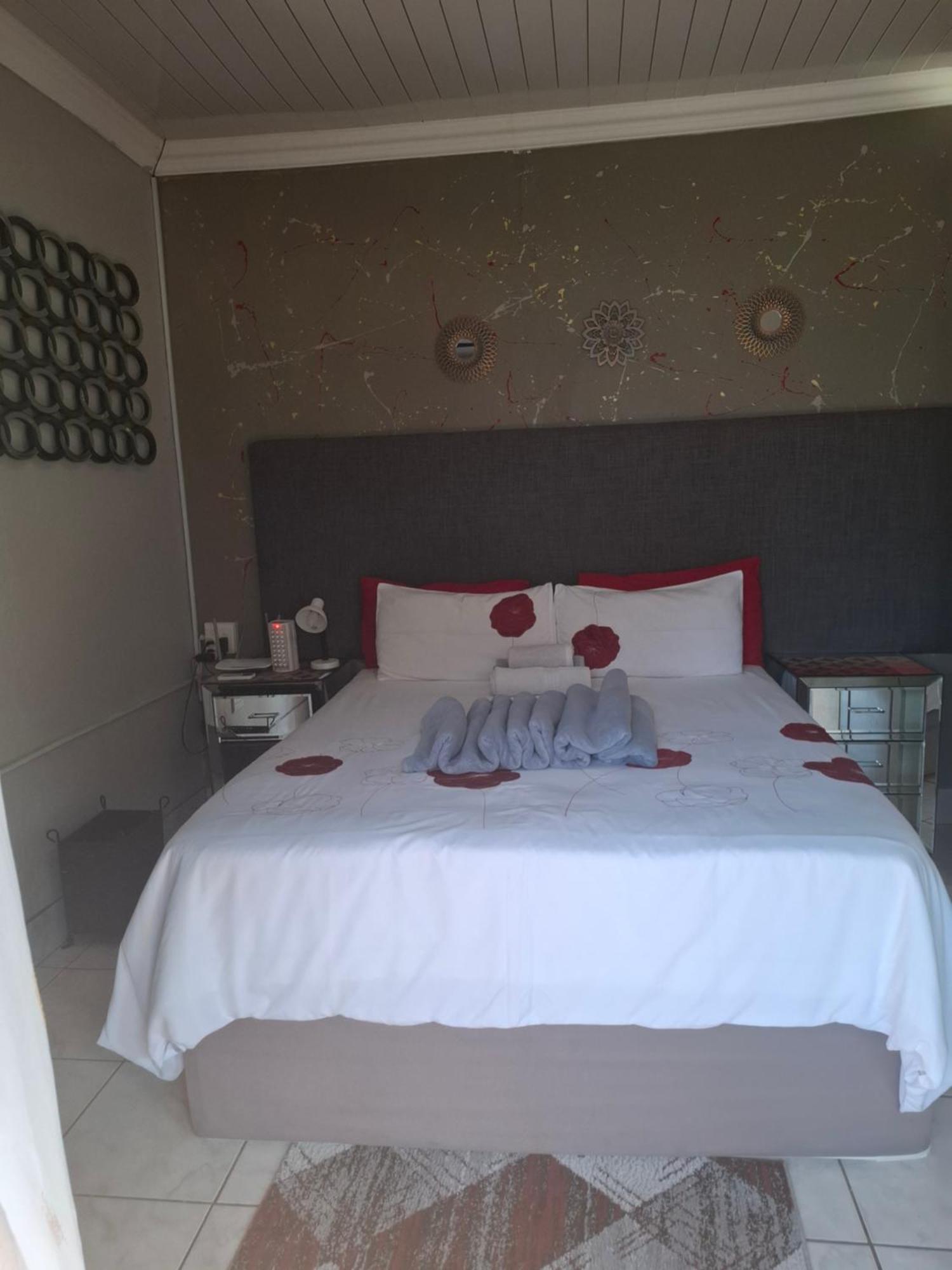 Vicky B Bed And Breakfast Mogwase Luaran gambar
